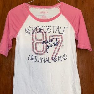Aeropostale pink and white T-shirt